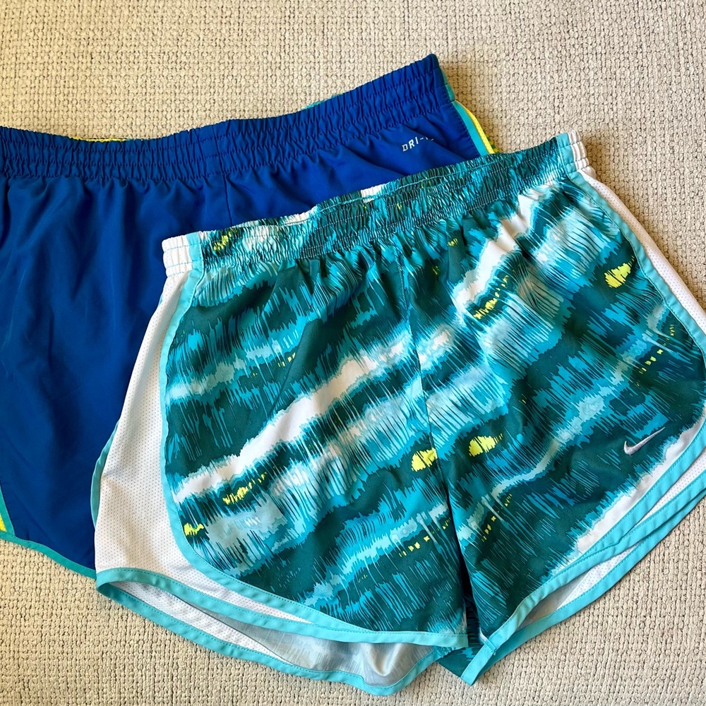 Small- Nike Drift shorts x2